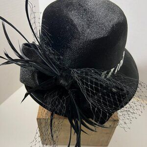 Women`s black hat